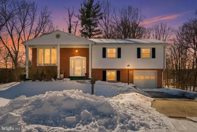 $575,000 | 4907 Kenyon Court, Woodbridge, VA 22193