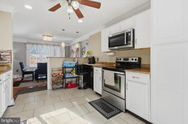 $575,000 | 4907 Kenyon Court, Woodbridge, VA 22193