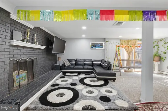 $575,000 | 4907 Kenyon Court, Woodbridge, VA 22193