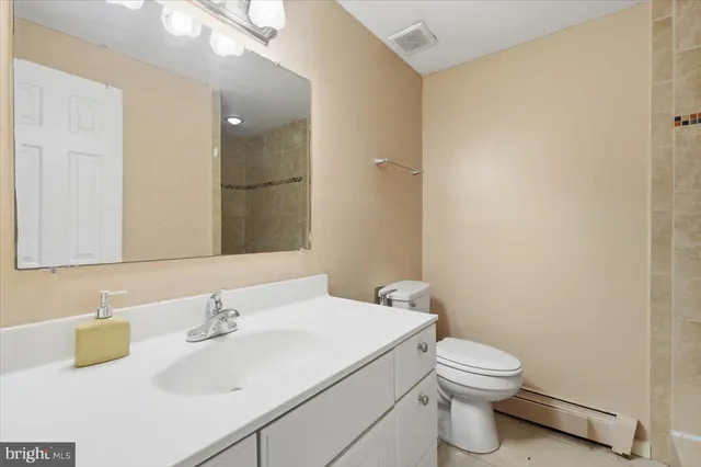 $575,000 | 4907 Kenyon Court, Woodbridge, VA 22193