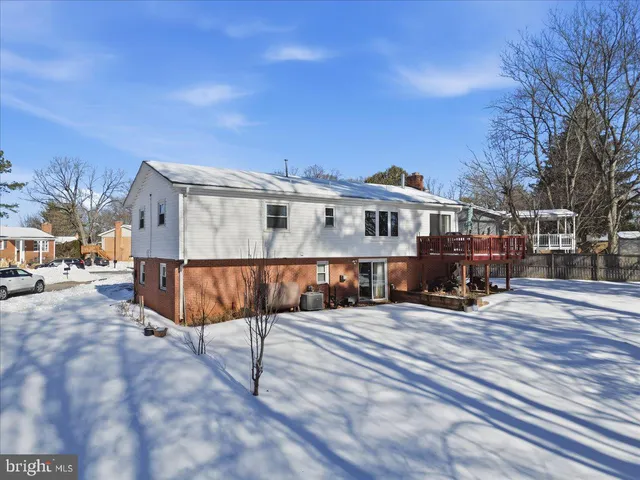 $575,000 | 4907 Kenyon Court, Woodbridge, VA 22193