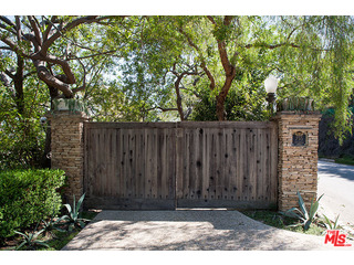 755 Stradella Road Los Angeles, CA 90077 - Photo 2 of 16