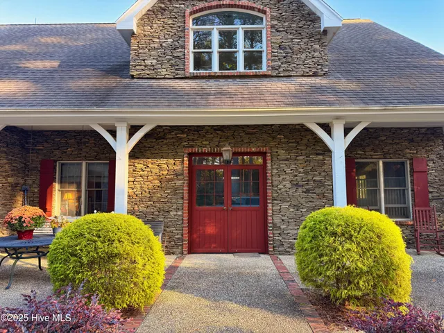 $2,100,000 | 300 Good Barn Road, Vass, NC 28394