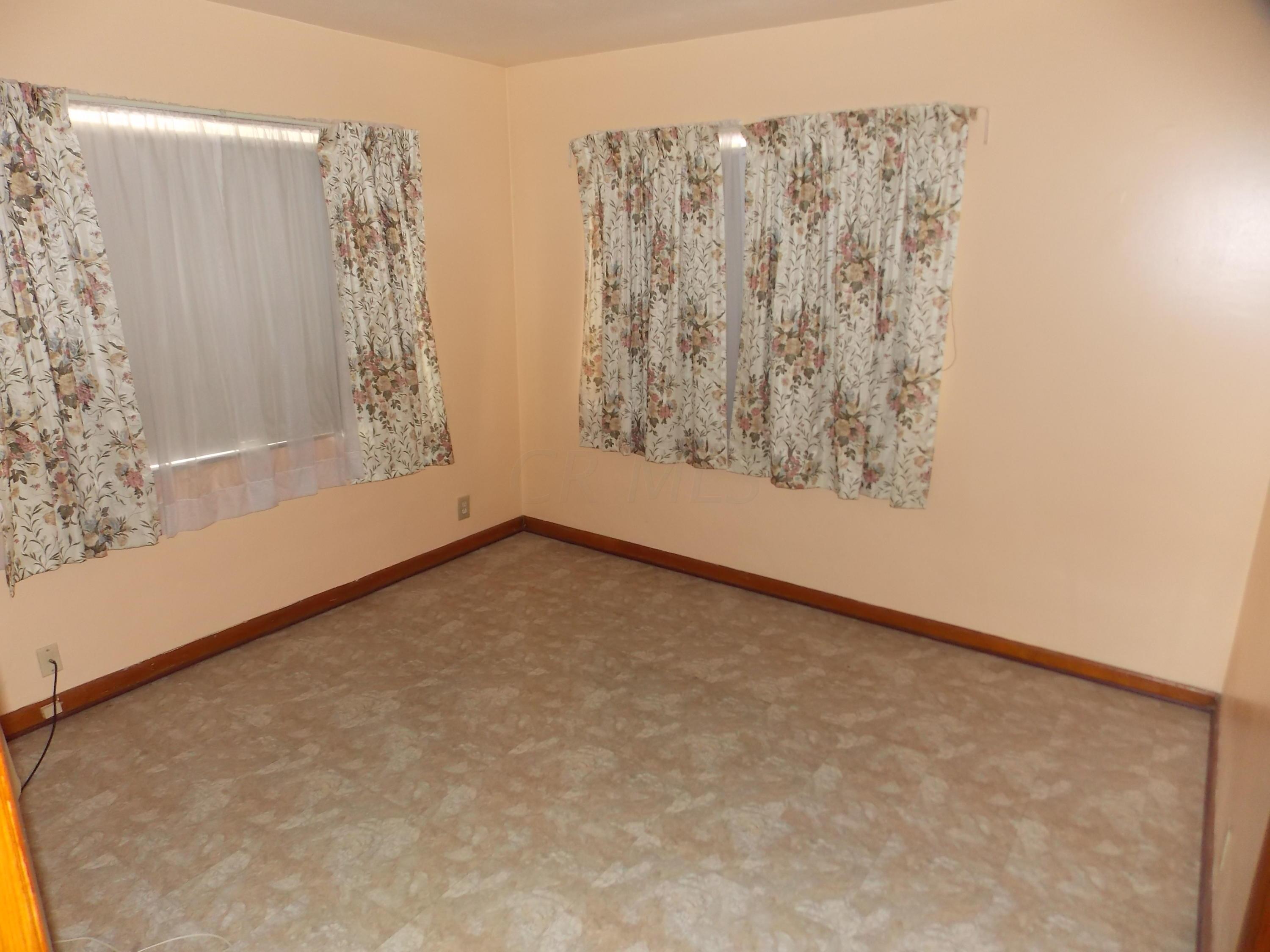 1663 Jackson Road Columbus, OH 43223 - Photo 8 of 15 Gallery Image 8