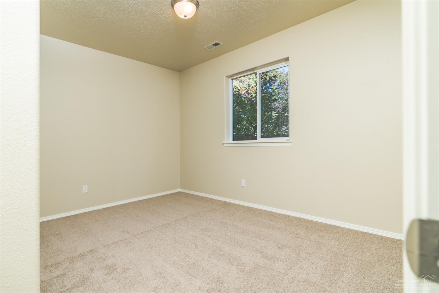 673 Northeast Mason Road Bend, OR 97701 - Photo 12 of 25 Gallery Image 12