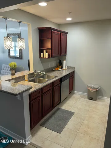 $1,950 | 1282 Beach Boulevard, Unit 216, Biloxi, MS 39530