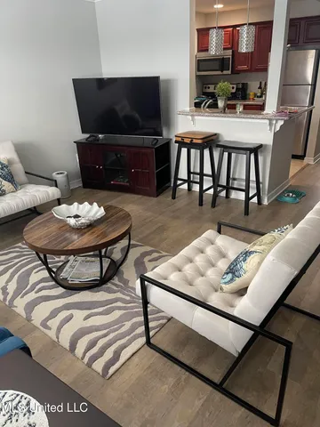 $1,950 | 1282 Beach Boulevard, Unit 216, Biloxi, MS 39530