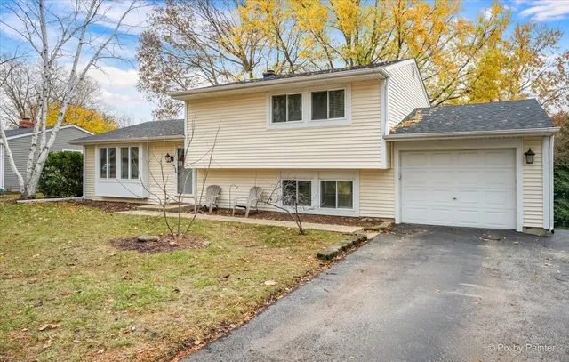 $375,000 | 1517 Rita Avenue, St. Charles, IL 60174