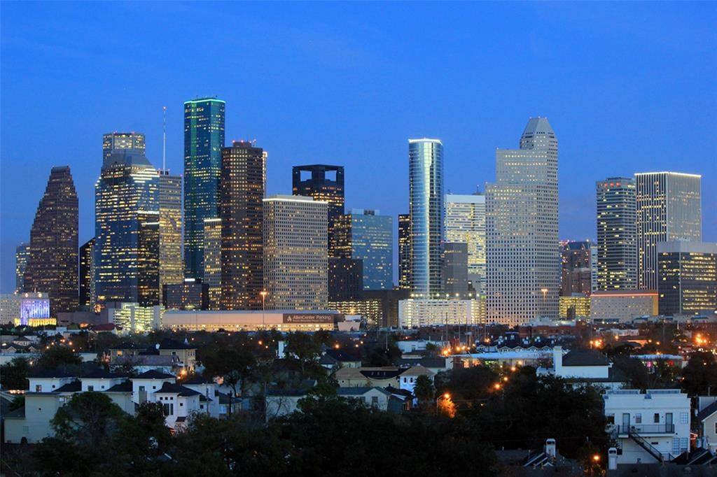 1607 Roy Street Houston, TX 77007 - Photo 50 of 50 Downtown is Just Minutes Away.