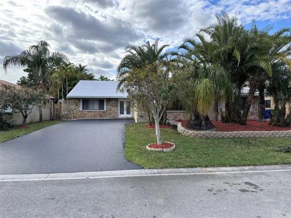 $4,400 | 676 Northwest 107th Lane, Coral Springs, FL 33071