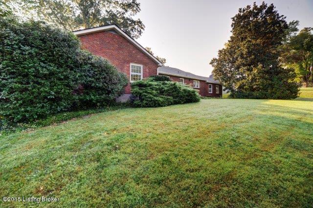 2566 Cherosen Road Louisville, KY 40205 - Photo 3 of 24 _DSC1325And7more