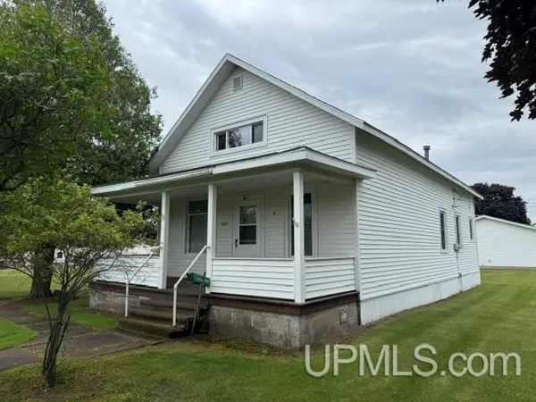 $142,900 | 7865 Michigan Street, Rapid River, MI 49878