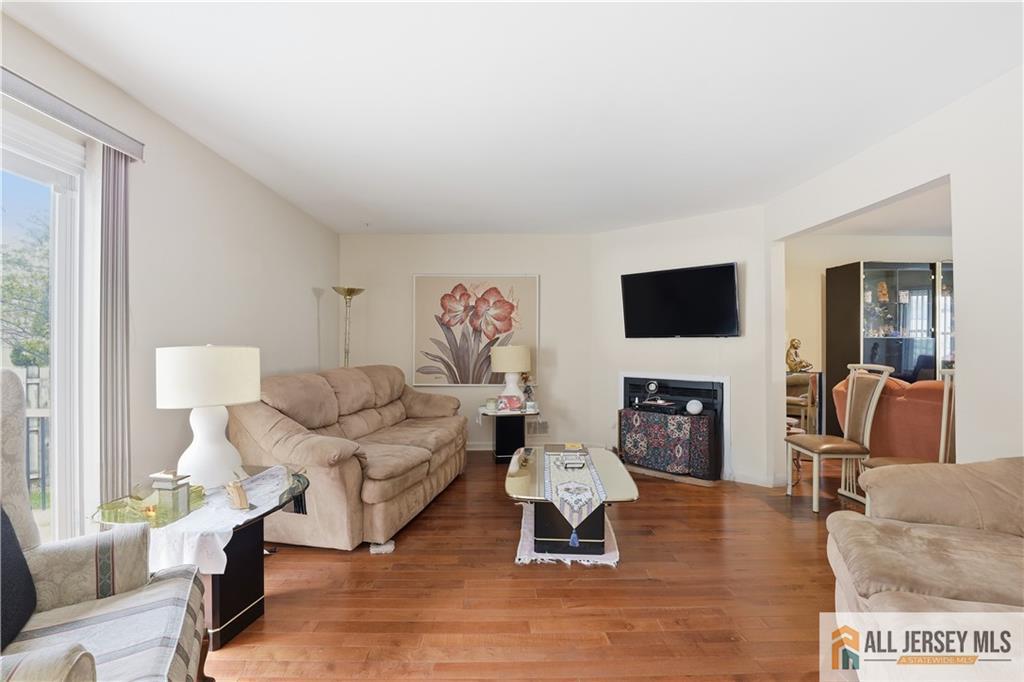 40 La Valencia Road Old Bridge, NJ 08857 - Photo 10 of 25 Gallery Image 10