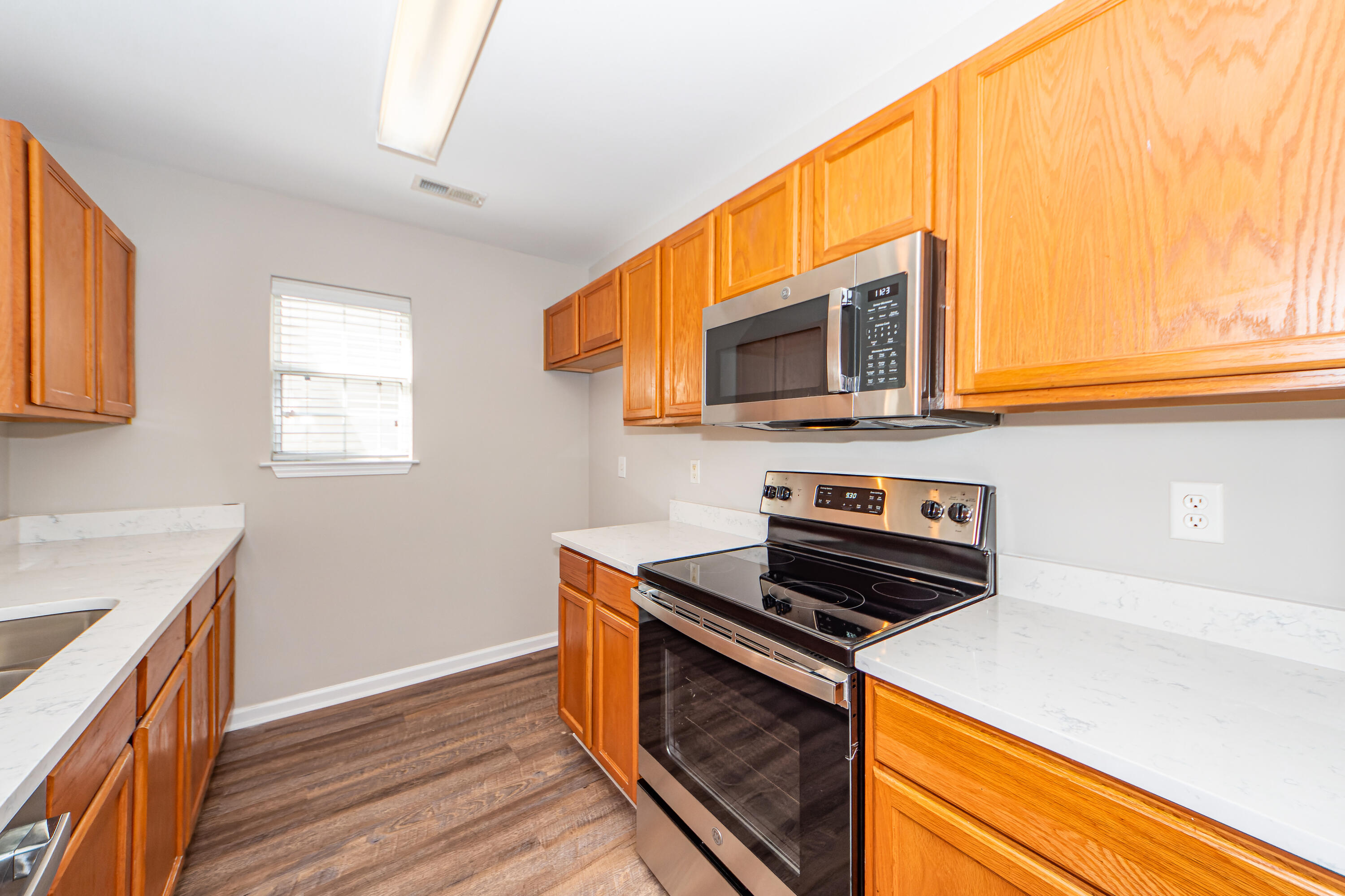 9281 Ayscough Road Summerville, SC 29485 - Photo 7 of 47 16
