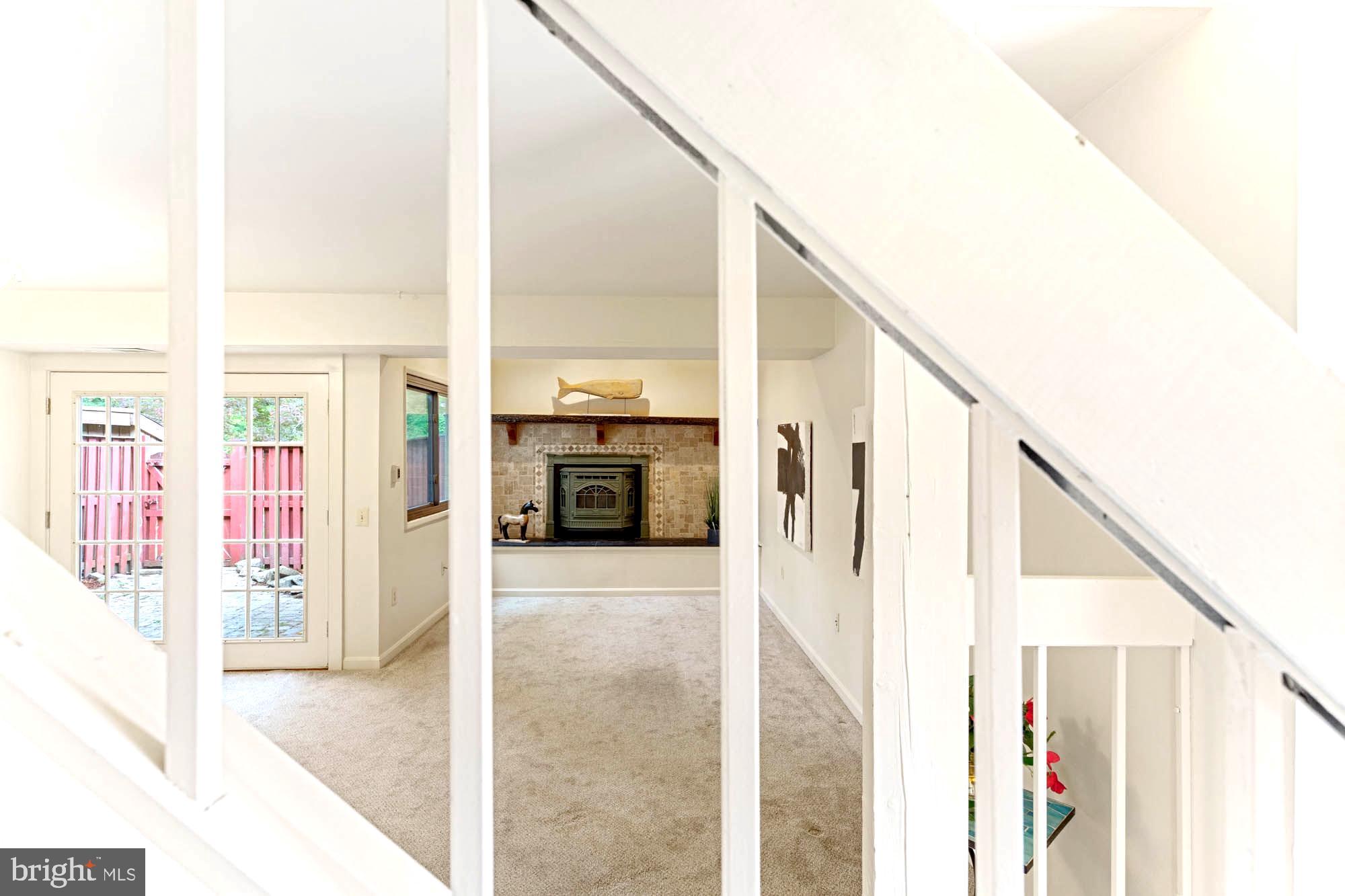 11241 Crystal Run, Unit B289 Columbia, MD 21044 - Photo 6 of 33 STAIRWAY LETS LIGHT FLOW AROUND MAJOR ROOMS*