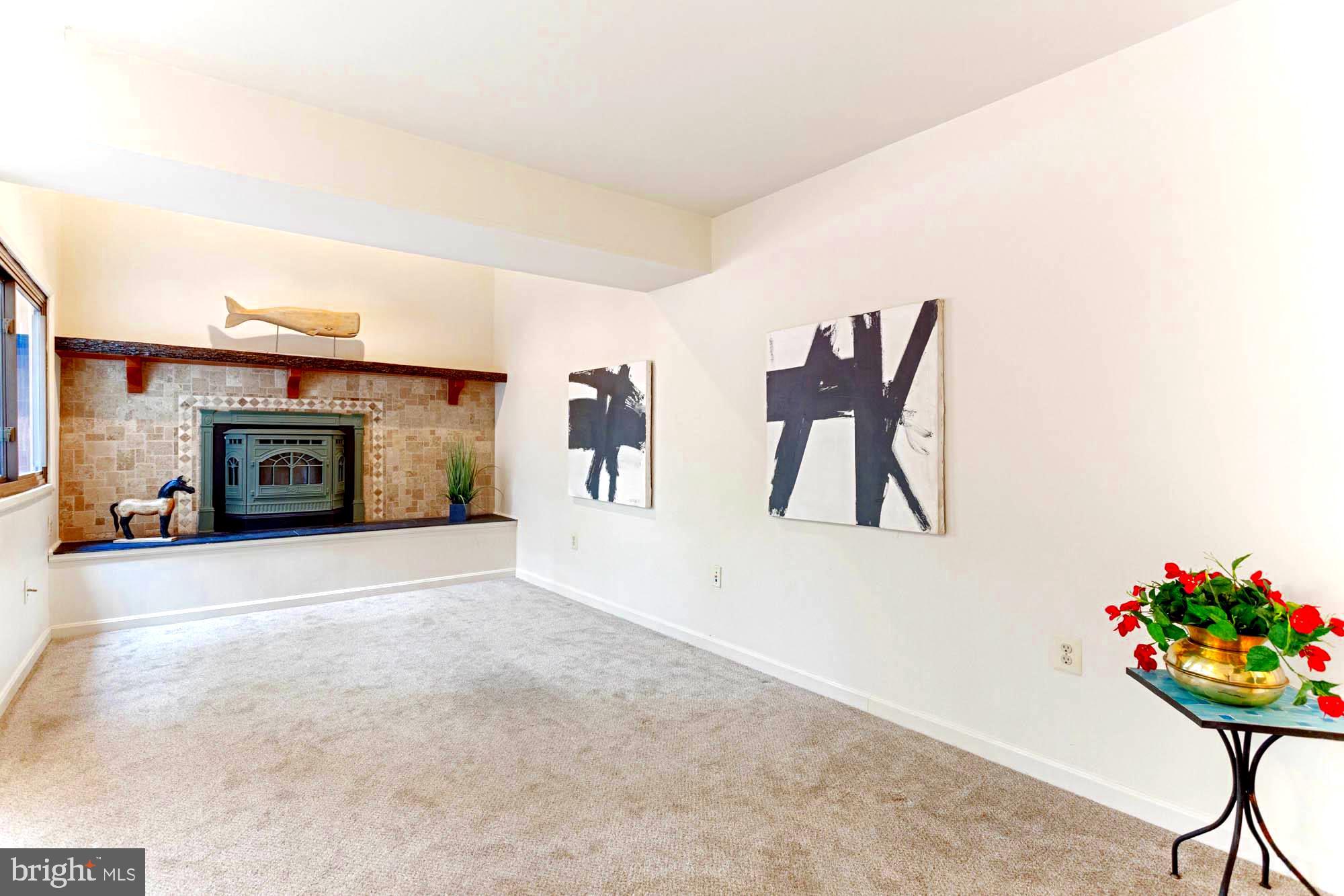 11241 Crystal Run, Unit B289 Columbia, MD 21044 - Photo 8 of 33 GORGEOUS TRAVERTINE MARBLE W/HEWN WOOD MANTLE