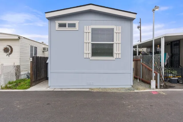 $74,950 | 880 East F Street, Unit 14, Oakdale, CA 95361