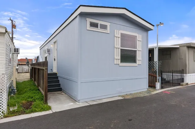 $74,950 | 880 East F Street, Unit 14, Oakdale, CA 95361