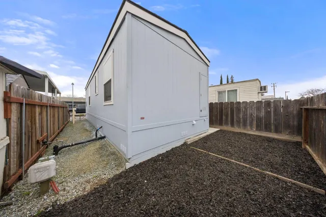 $74,950 | 880 East F Street, Unit 14, Oakdale, CA 95361