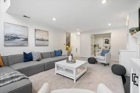 $899,900 | 3036 North Kenmore Avenue, Unit 1N, Chicago, IL 60657