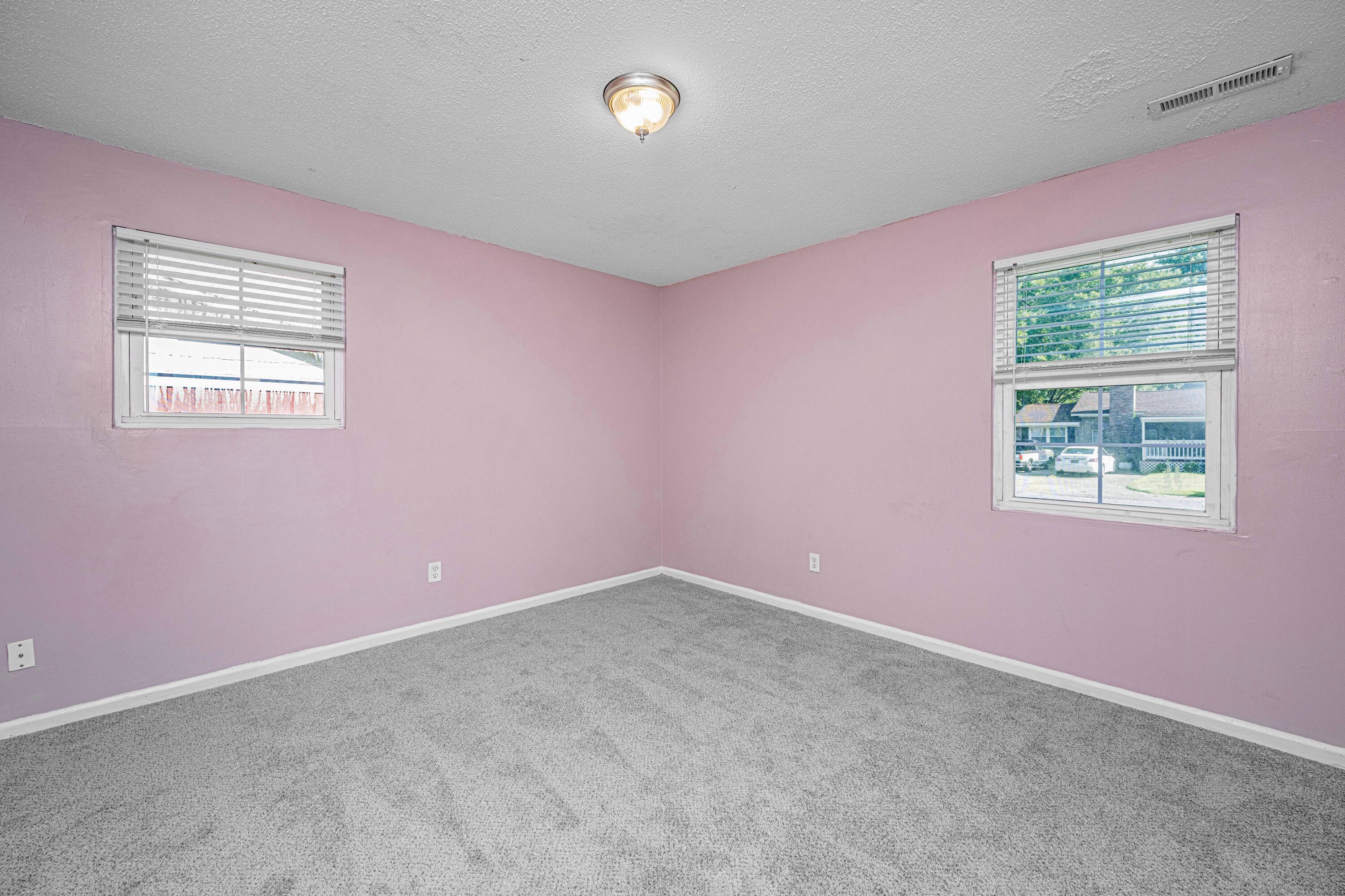 341 Oxford Road Ladson, SC 29456 - Photo 10 of 24 341OxfordRd019