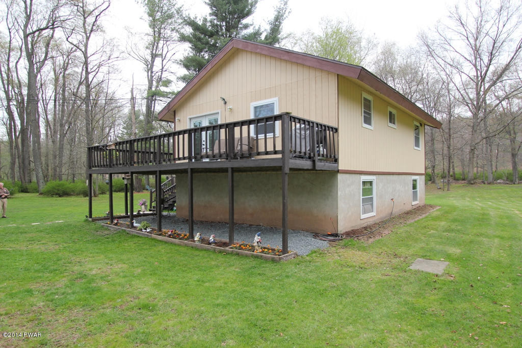 104 Riverside Drive Hawley, PA 18428 - Photo 3 of 25 Gallery Image 3