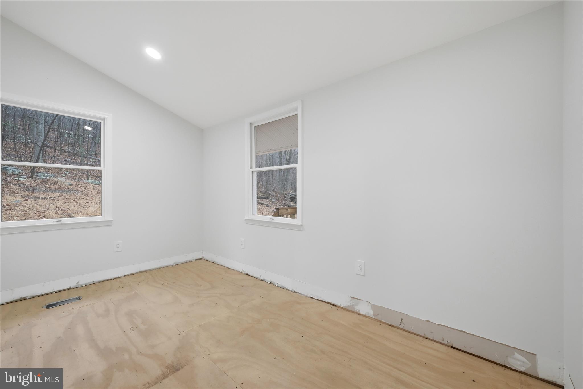 104 Inca Trail Winchester, VA 22602 - Photo 18 of 40 an empty room with windows