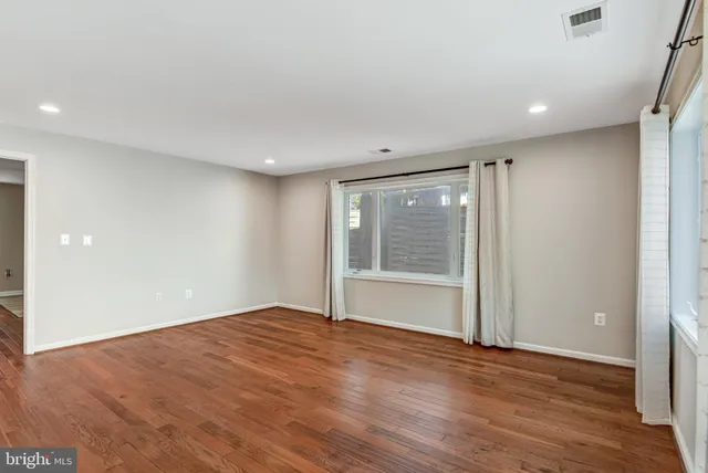 $1,150,000 | 9720 Five Oaks Road, Fairfax, VA 22031