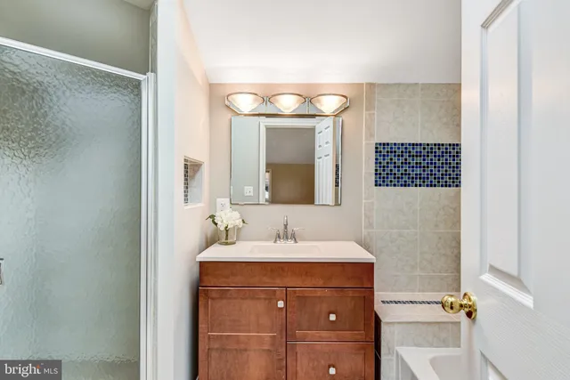 $1,150,000 | 9720 Five Oaks Road, Fairfax, VA 22031