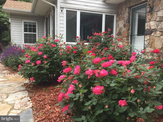 $1,150,000 | 9720 Five Oaks Road, Fairfax, VA 22031