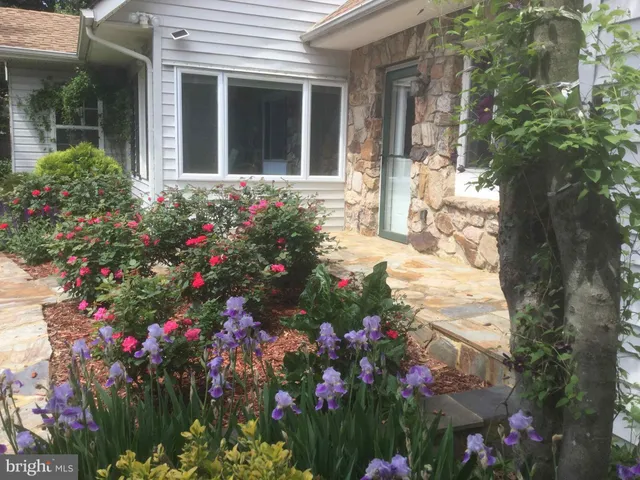 $1,150,000 | 9720 Five Oaks Road, Fairfax, VA 22031