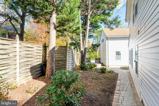 $1,150,000 | 9720 Five Oaks Road, Fairfax, VA 22031