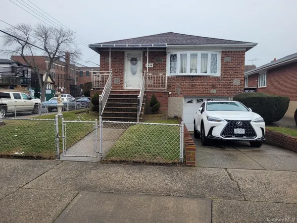 $999,999 | 97-20 158th Avenue | Old Howard Beach