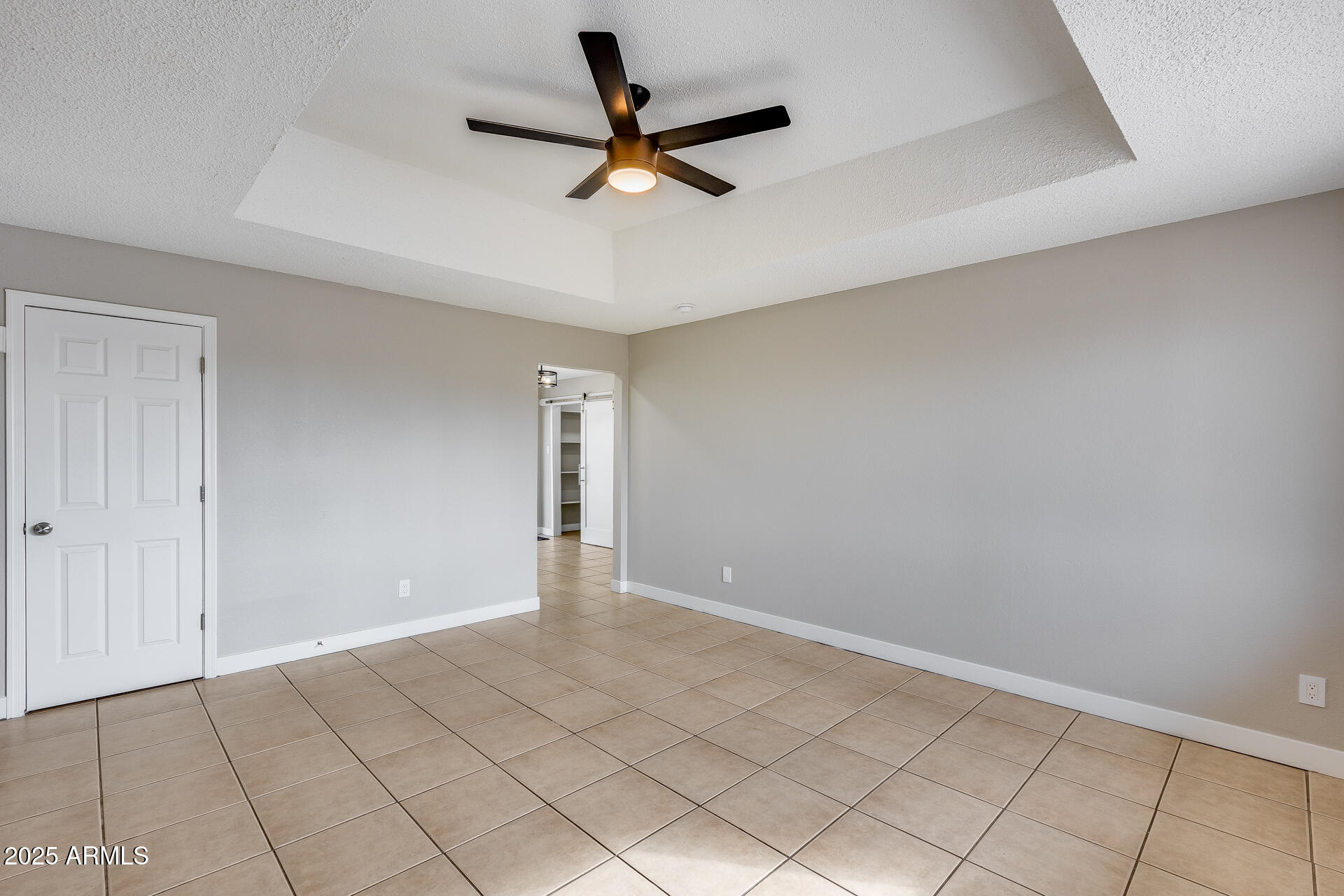 2524 East Grandview Road Phoenix, AZ 85032 - Photo 6 of 30 5