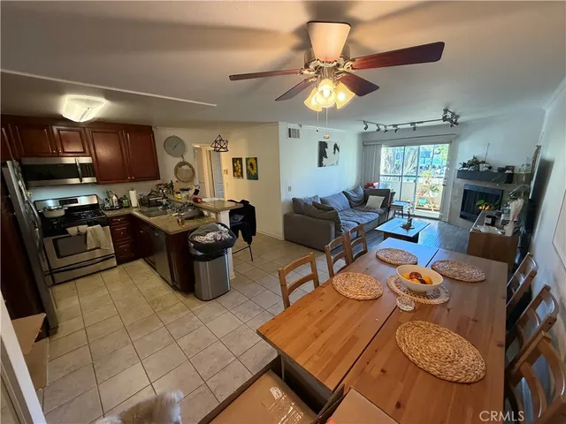 $3,000 | 5545 Canoga Avenue, Unit 104, Woodland Hills, CA 91367