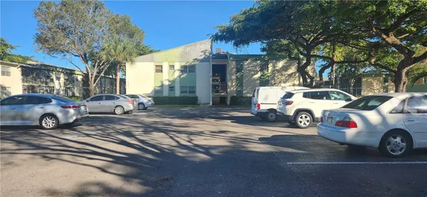 $1,575 | 4143 Northwest 90th Avenue, Unit 105, Coral Springs, FL 33065