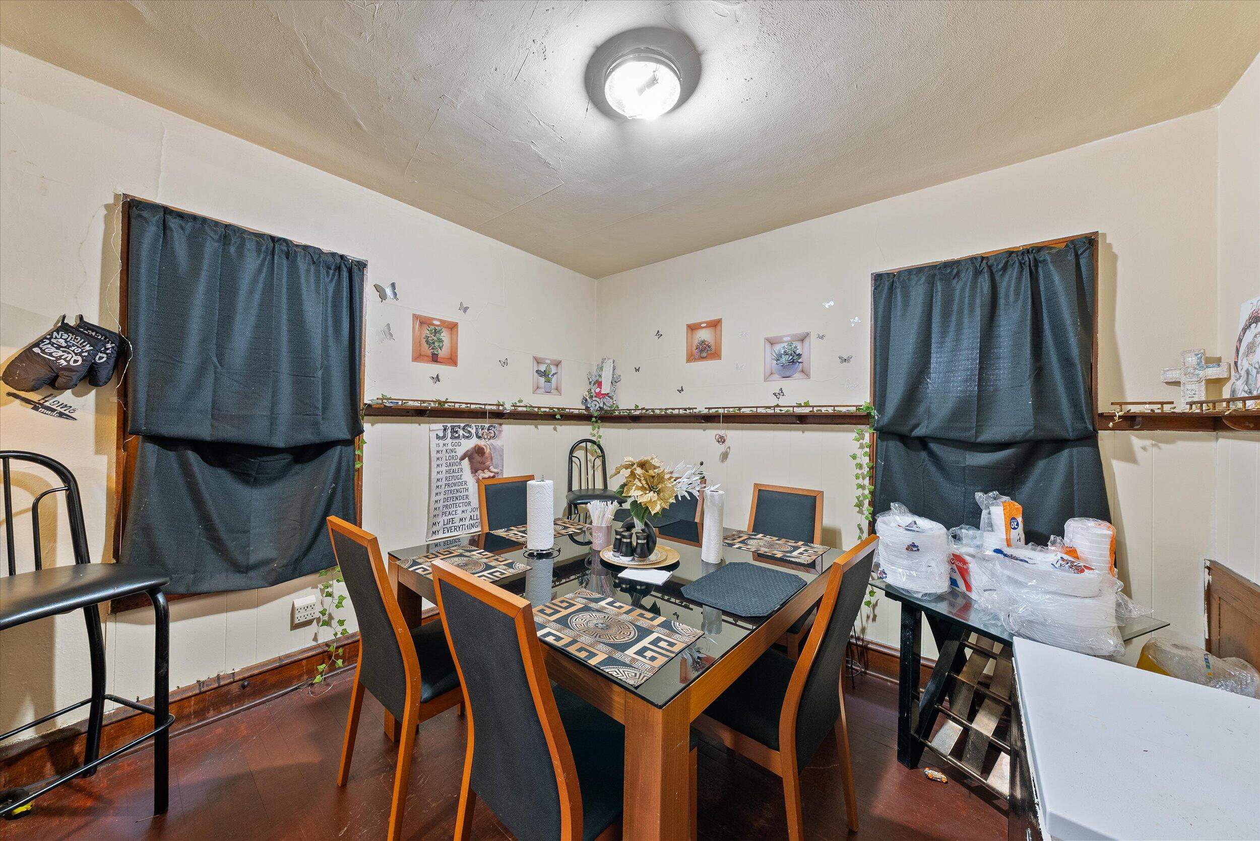 2419 North 53rd Street Milwaukee, WI 53210 - Photo 12 of 28 13-Dining Area