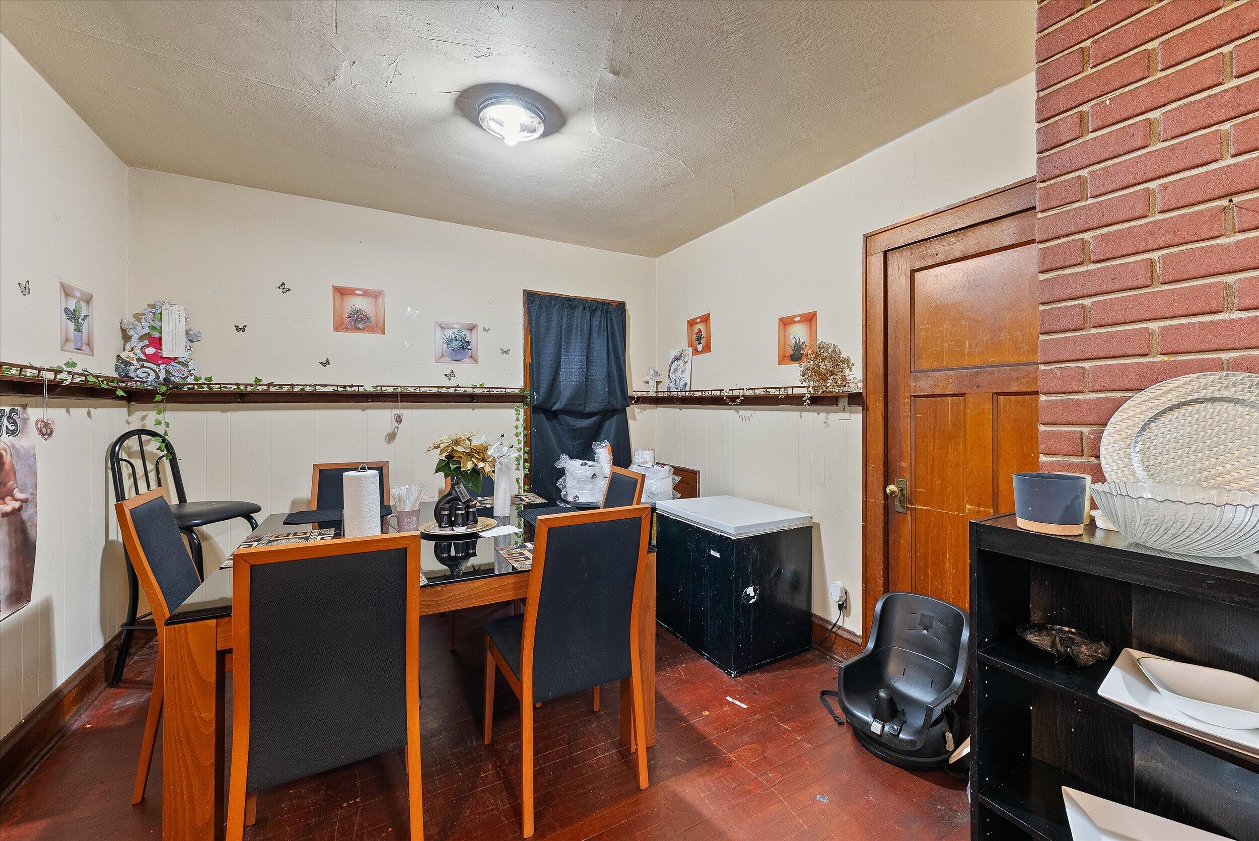 2419 North 53rd Street Milwaukee, WI 53210 - Photo 13 of 28 12-Dining Area