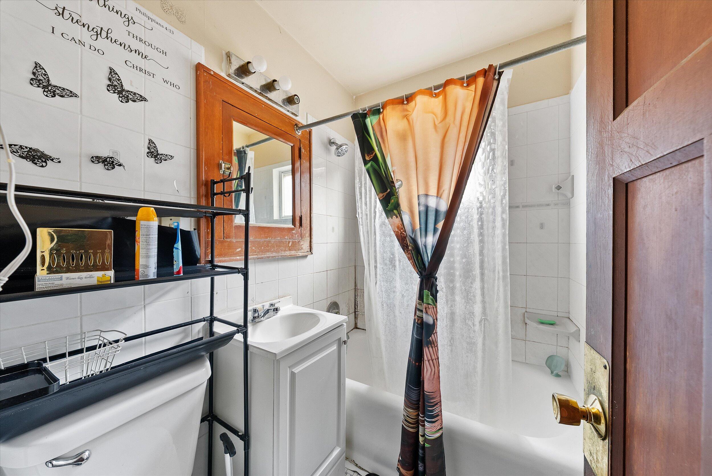 2419 North 53rd Street Milwaukee, WI 53210 - Photo 14 of 28 16-Bathroom