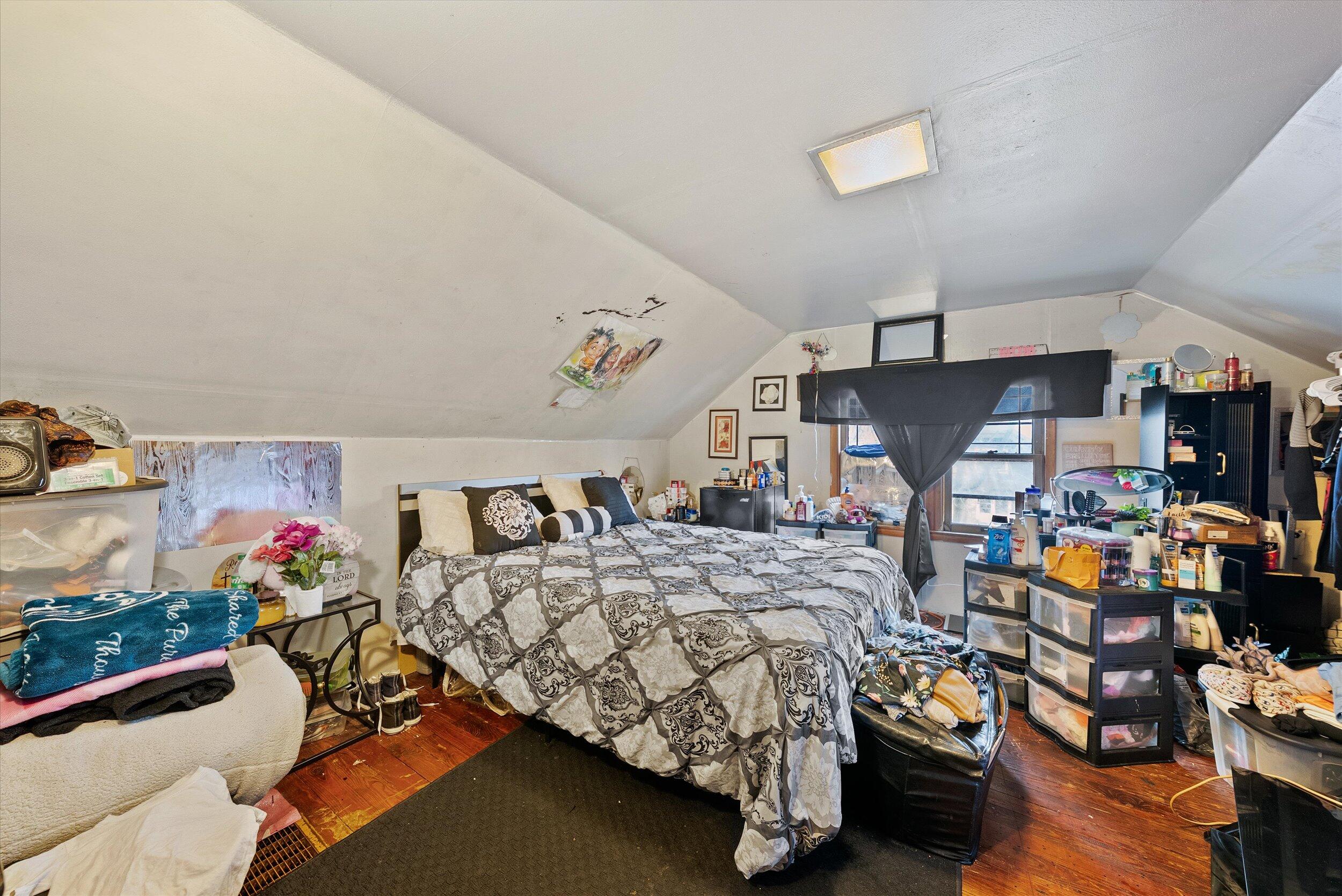 2419 North 53rd Street Milwaukee, WI 53210 - Photo 20 of 28 17-Bedroom