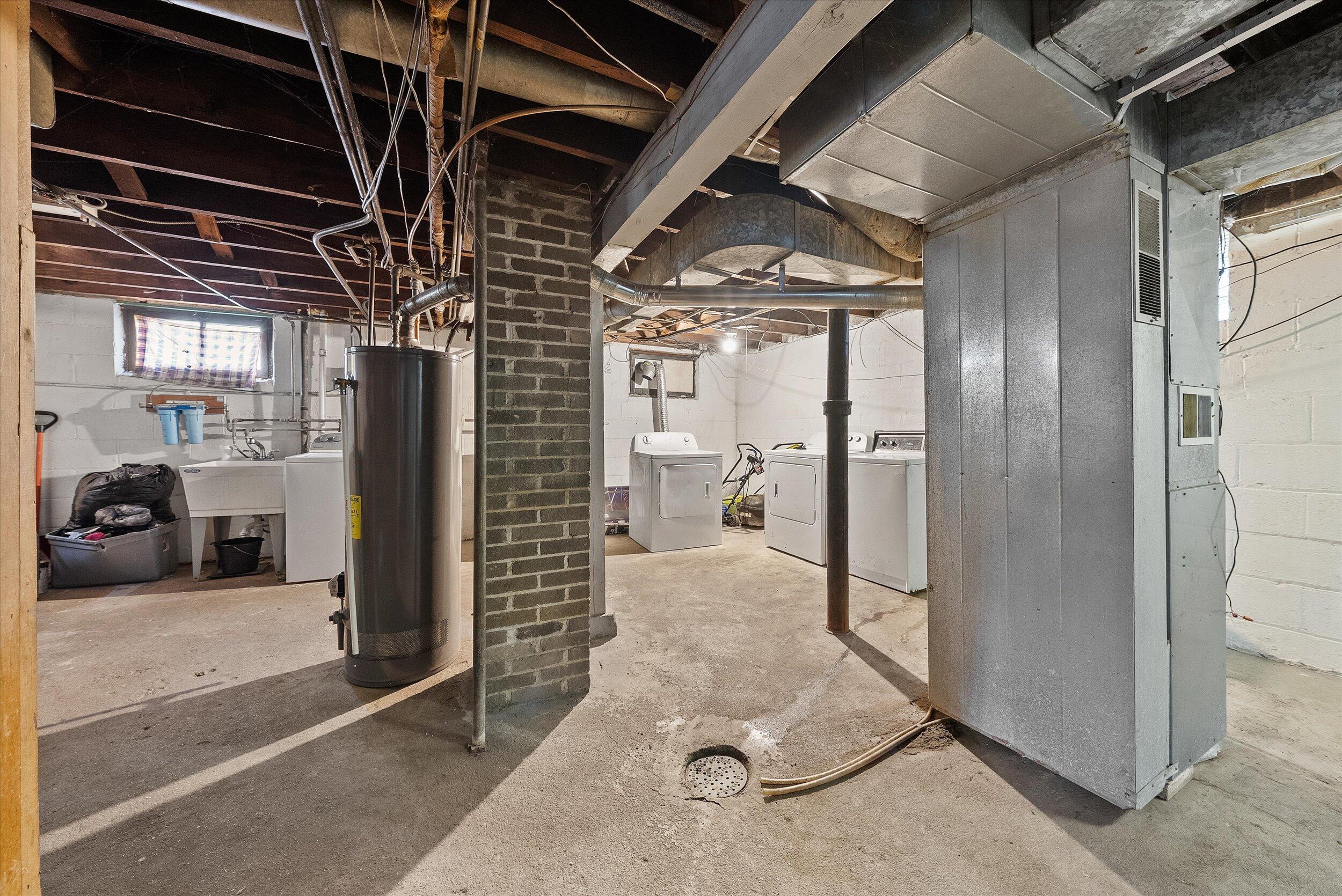 2419 North 53rd Street Milwaukee, WI 53210 - Photo 27 of 28 25-Lower Level