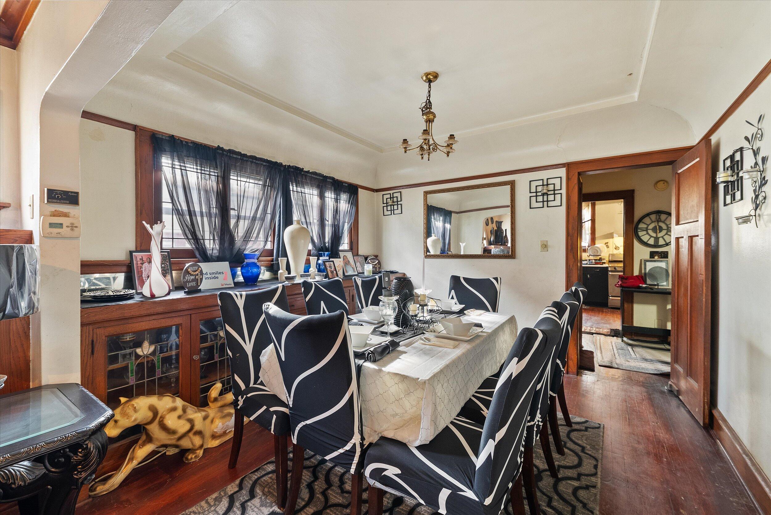 2419 North 53rd Street Milwaukee, WI 53210 - Photo 6 of 28 06-Dining Room