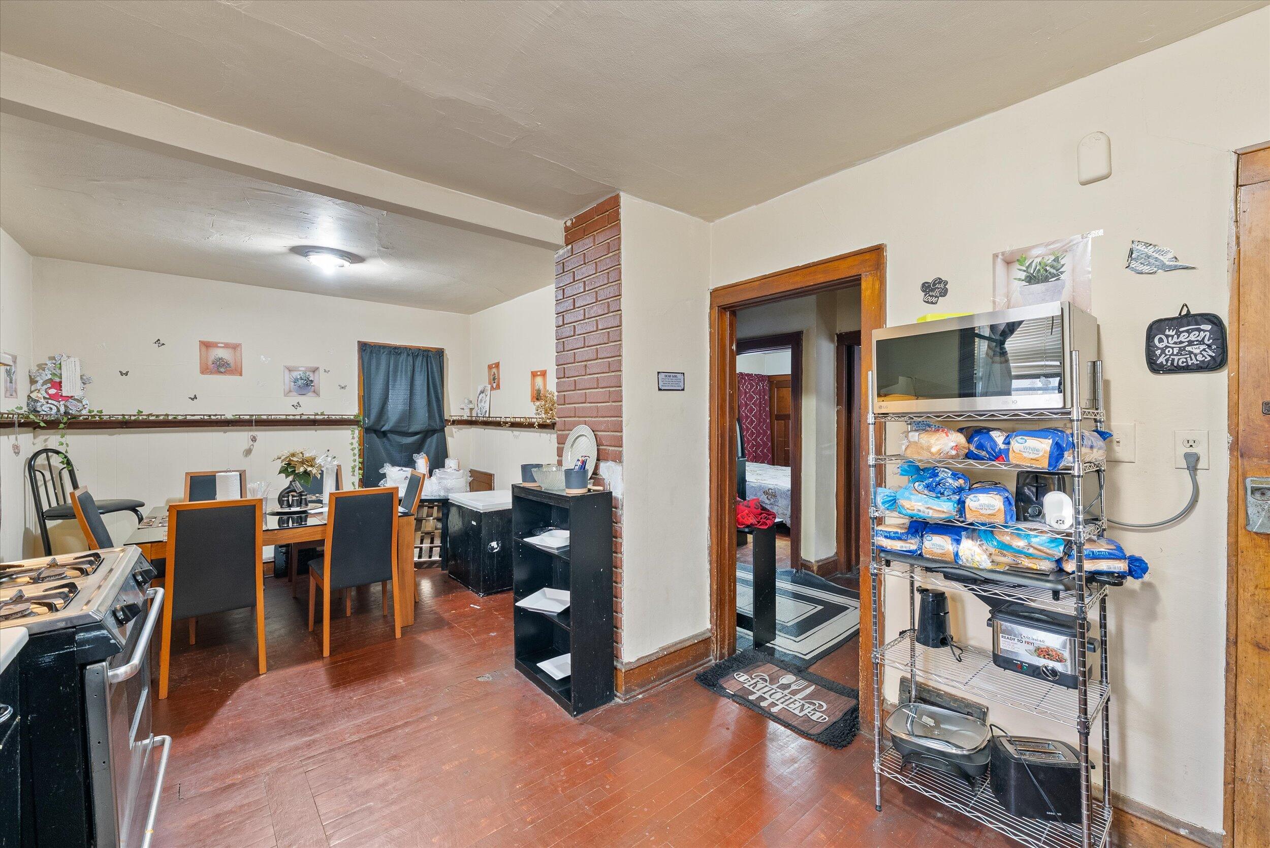 2419 North 53rd Street Milwaukee, WI 53210 - Photo 10 of 28 11-Kitchen