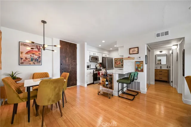 $579,000 | 1140 East Ocean Boulevard, Unit 220, Long Beach, CA 90802