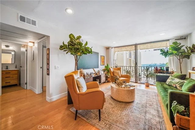 $579,000 | 1140 East Ocean Boulevard, Unit 220, Long Beach, CA 90802