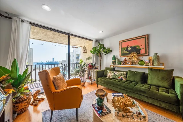 $579,000 | 1140 East Ocean Boulevard, Unit 220, Long Beach, CA 90802