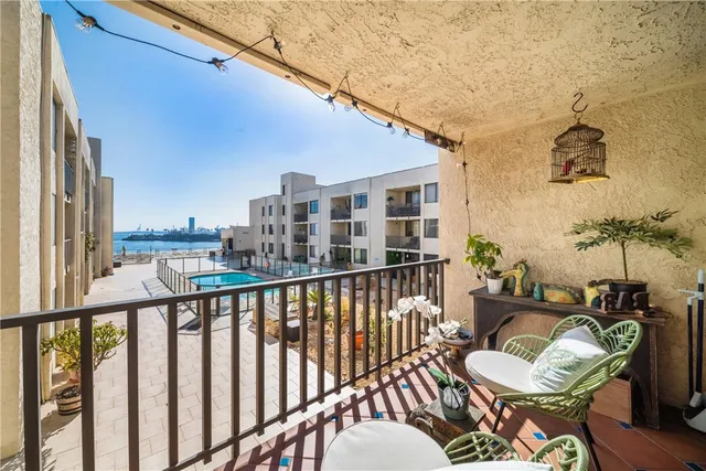 $579,000 | 1140 East Ocean Boulevard, Unit 220, Long Beach, CA 90802