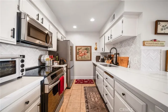 $579,000 | 1140 East Ocean Boulevard, Unit 220, Long Beach, CA 90802