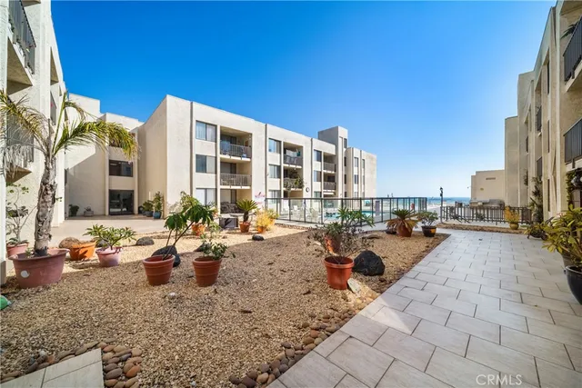 $579,000 | 1140 East Ocean Boulevard, Unit 220, Long Beach, CA 90802