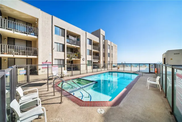 $579,000 | 1140 East Ocean Boulevard, Unit 220, Long Beach, CA 90802